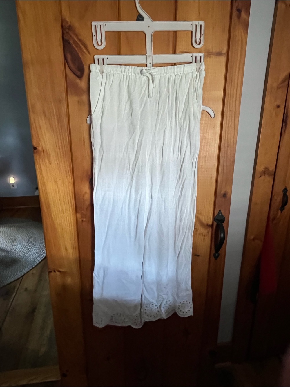 art class White Eyelet-Hem Casual Pants